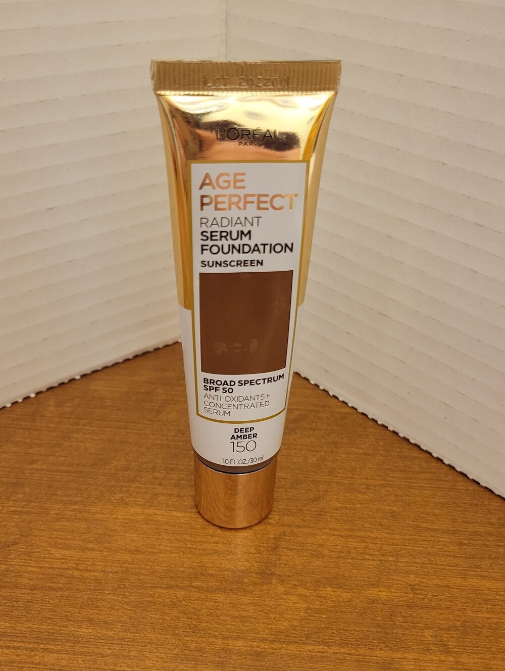 L'Oreal Age Perfect Radiant Serum Foundation SPF 50 - Deep Amber 150-NEW